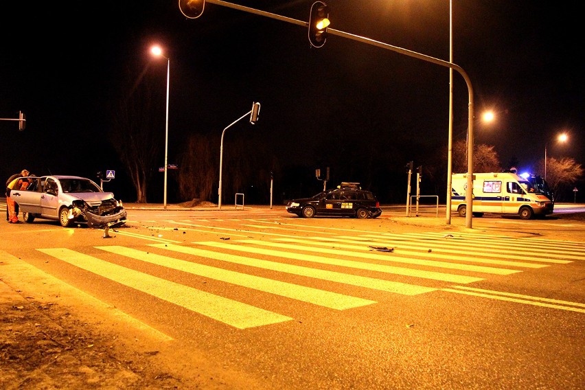 Wypadek na skrzyżowaniu Kasprzaka i Drewnowskiej