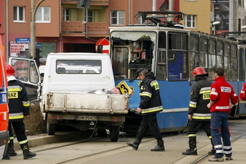 Wrocław: Kolizja tramwaju na Jedności Narodowej