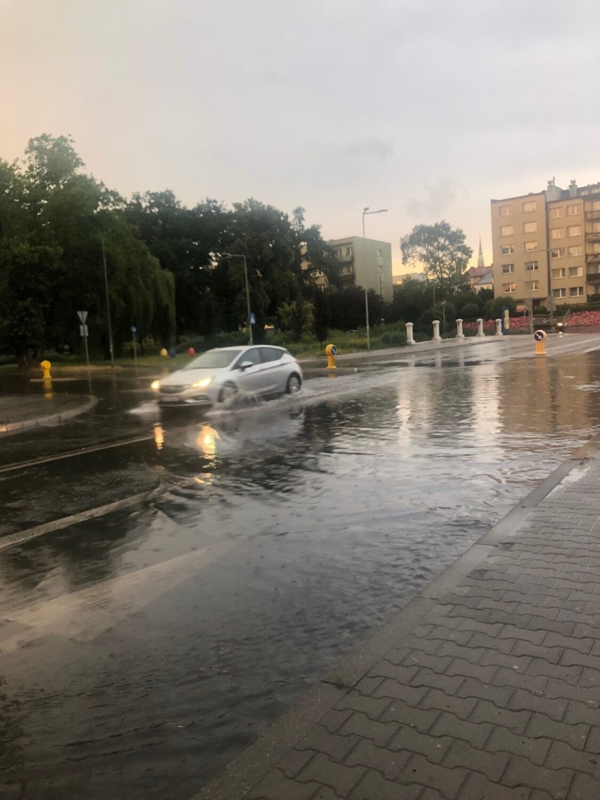 Rybnik zalany po nawałnicy, która przeszła nad miastem....