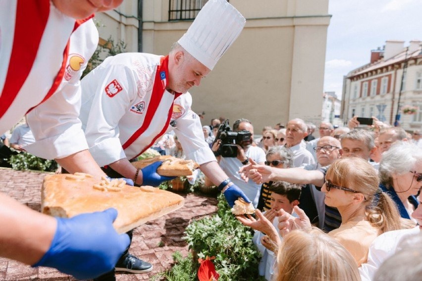 Widzieliście? Wyjątkowy ołtarz z chleba na Boże Ciało. Przygotowali go rzemieślnicy z Rzeszowa 