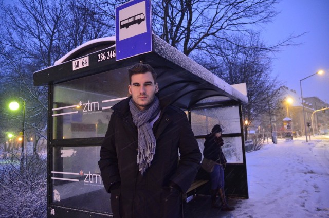Aleksander Połczyński miał za jazdę bez biletu i zatrzymanie tramwaju zapłacić 858 złotych