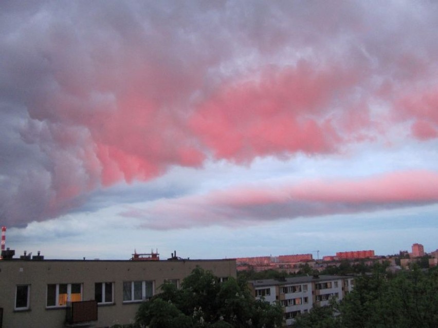 Czerwone niebo nad dzielnicą Białostoczek
