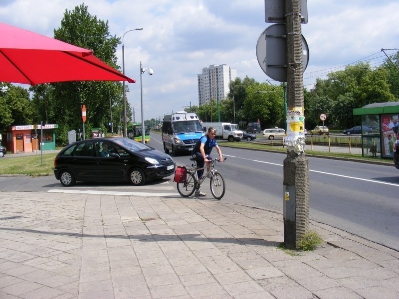 Poznań: Plaga wypadków na Zamenhofa. Będzie dodatkowa sygnalizacja świetlna?