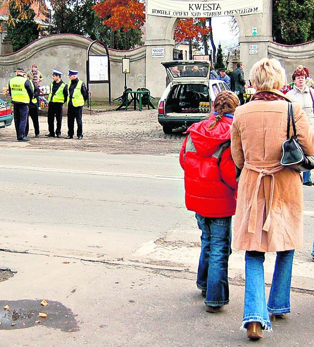 Nagrobek księdza Pawła Sulmy odnowiony dzięki kweście