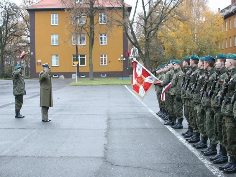 Wrocław: Obchody 11 listopada w Wyższej Szkole Oficerskiej Wojsk Lądowych (GALERIA)