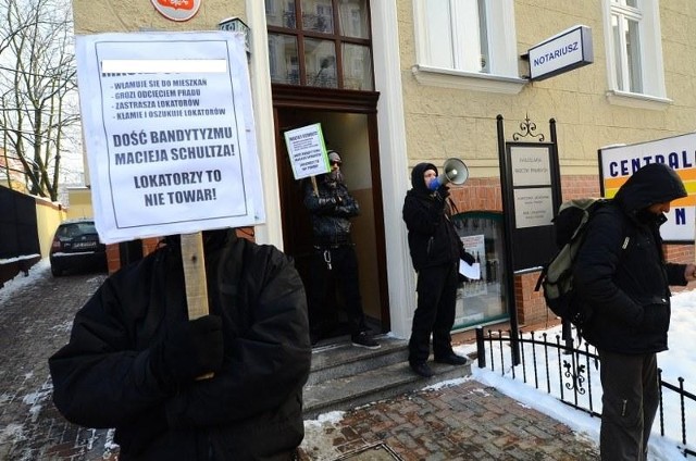 Pikieta anarchistów na ul. Mickiewicza: "Dość nękania lokatorów"