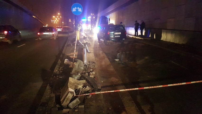 Wypadek w tunelu na trasie W-Z w Łodzi. Ranna kobieta [ZDJĘCIA]