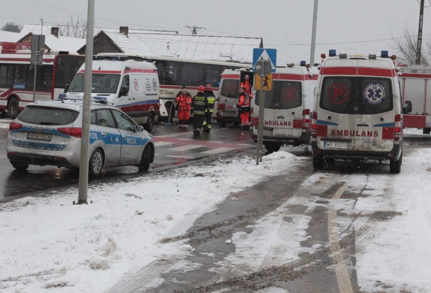 Wypadek dwóch autobusów na ulicy Energetyków w Radomiu.