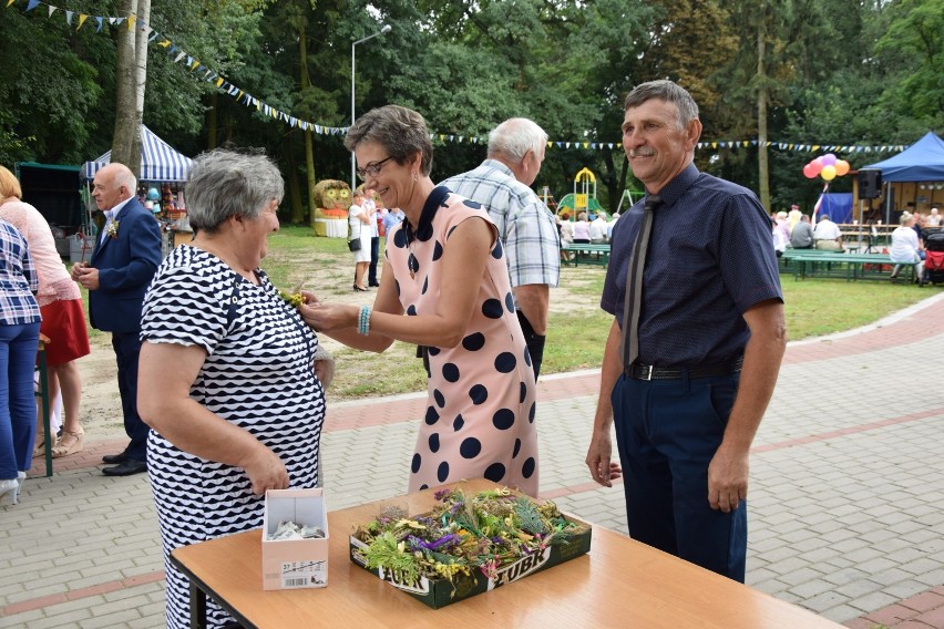 Dożynki zaczęli od oklasków dla Pana Boga [ZDJĘCIA]