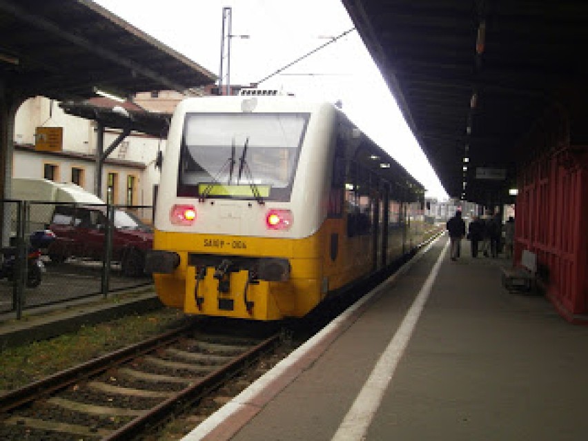 likwiduja pociąg do Lwówka sląskiego