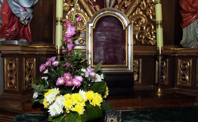 W kościele św. Rocha w Częstochowie zostało puste miejsce po zabytkowym relikwiarzu