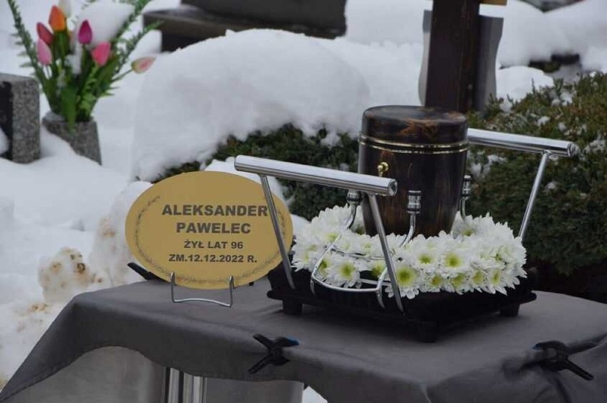 Ostatnie pożegnanie Aleksandra Pawelca - Honorowego Obywatela Starachowic. Pożegnała go rodzina, znajomi i przyjaciele. Zobacz zdjęcia