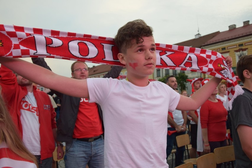 Euro 2016: Polska-Niemcy na Rynku w Sieradzu. Radość i ulga z remisu