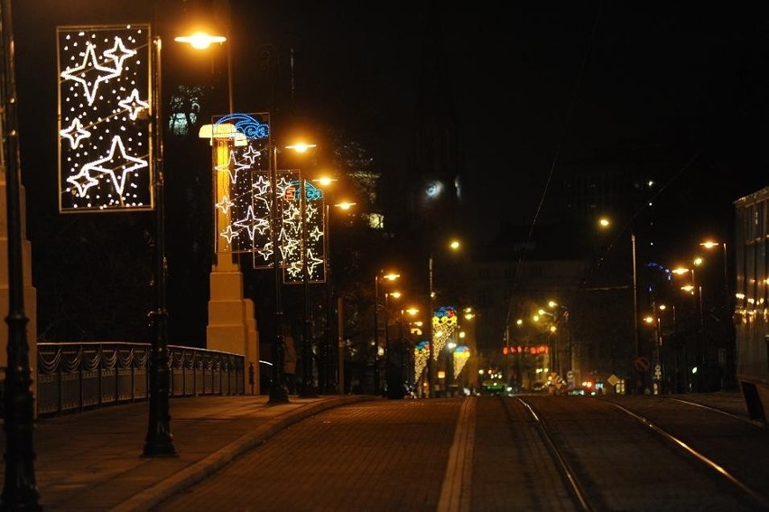 Iluminacja świąteczna już została w Poznaniu rozwieszona