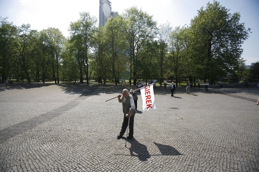 1 maja: Członkowie SLD złożyli kwiaty w Katowicach [ZDJĘCIA i WIDEO]