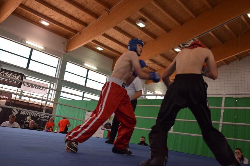 Trwają mistrzostwa Polski w kick-boxingu w Szczecinku [zdjęcia]