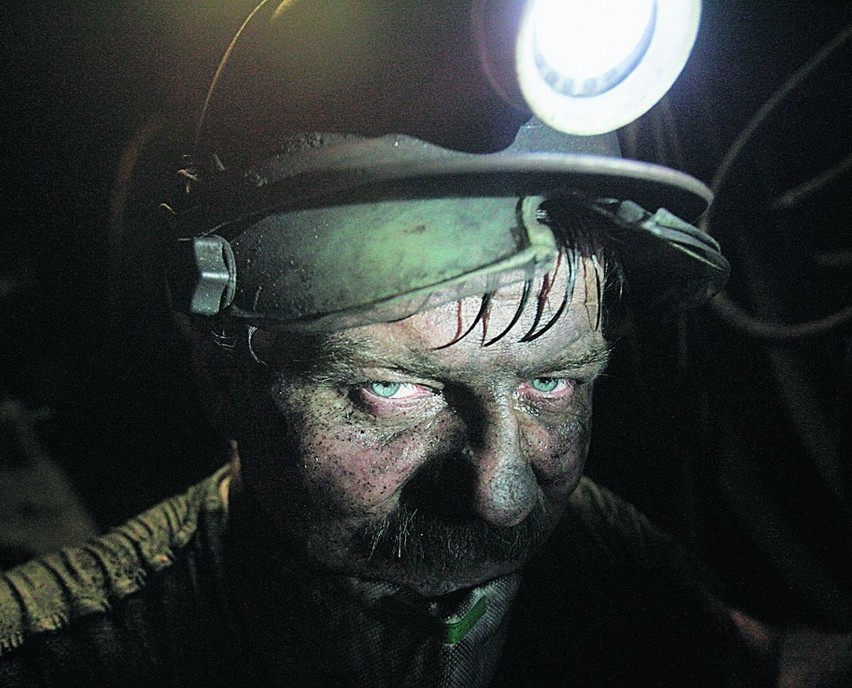 W śląskich kopalniach około 10 procent zatrudnionych to...