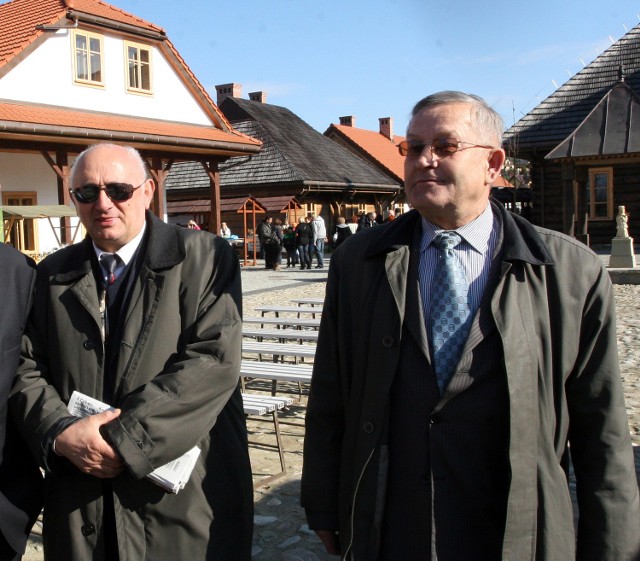 Mieczysław Gwiżdż i bezwzględnie lojalny radny Józef Bocheński (na zdjęciu z prawej) kandydują z "prezydenckiej" listy