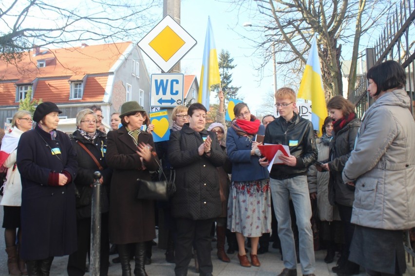 Pokojowa manifestacja solidarności z Ukrainą