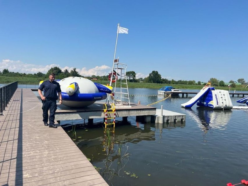 Malbork. Policjanci pilnują bezpieczeństwa i porządku nad wodą. Wspólne patrole ze strażakami i strażnikami rybackami