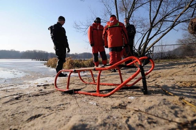 W piątek policjanci zorganizowali pokaz ratownictwa nad Rusałką