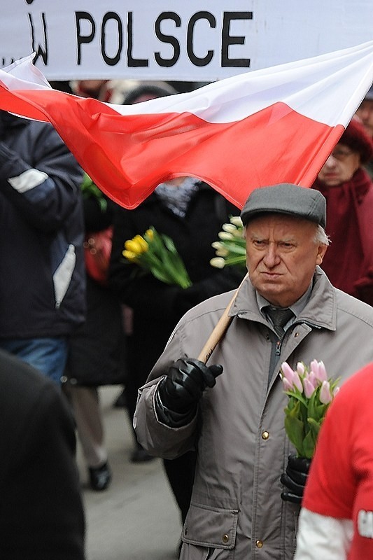 Trzecia rocznica katastrofy smoleńskiej - marsz w Poznaniu.