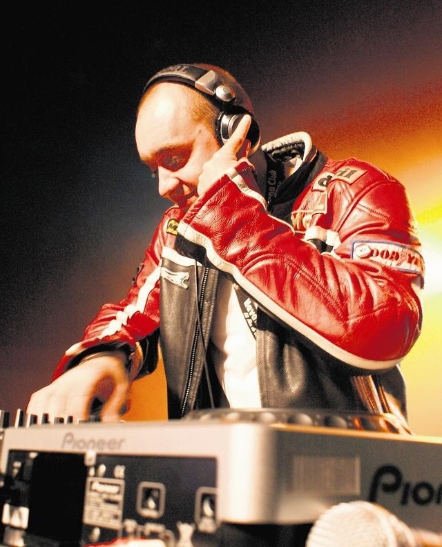 Nie zagraniczne gwiazdy, ale Krzysztof Stankowski (DJ Stankoś) rozrusza poznaniaków w sylwestra