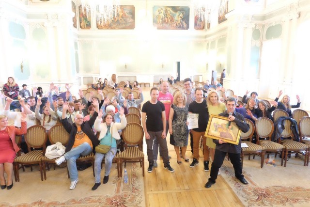 NA Aula Magna w Pałacu Branickich wszyscy bawili się znakomicie i w szczytnym celu.