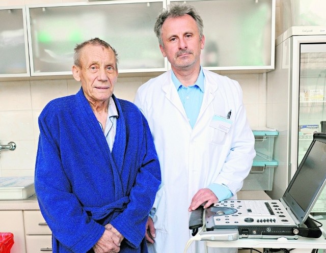 Pacjent Paweł Hallmann z dr. Dariuszem Jagielakiem