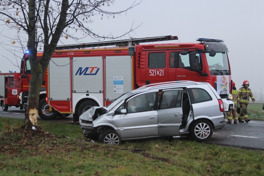 Zderzenie dwóch samochodów osobowych w Warszkowie niedaleko...