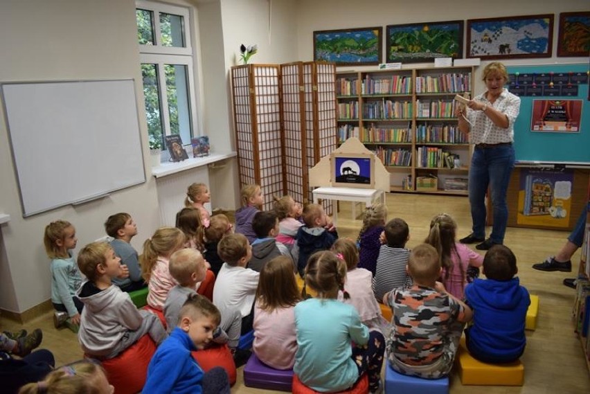 W bibliotece w Głuszycy „Teatr z walizki" dla dzieci