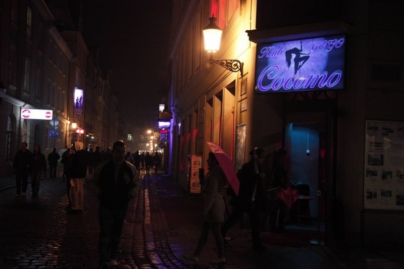 Noc na Starym Rynku w Poznaniu.