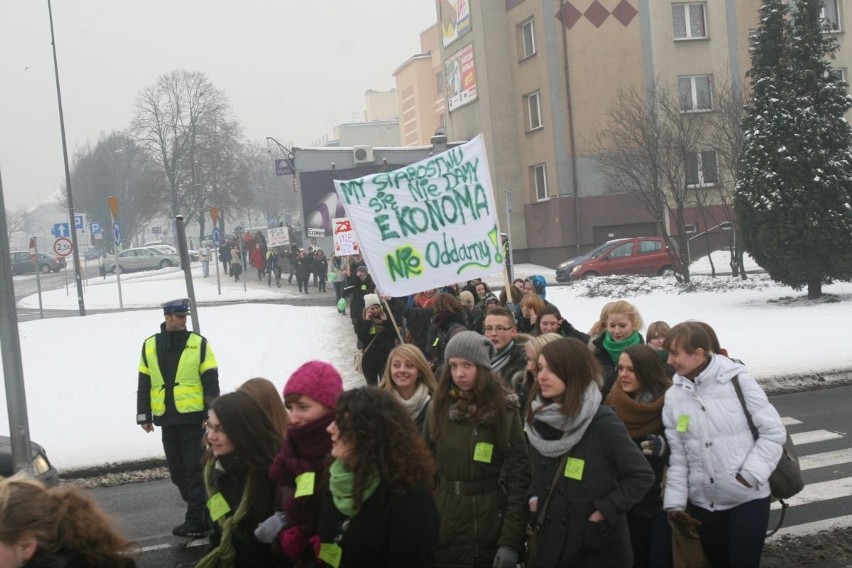 Manifestacja młodzieży Ekonomika z Raciborza [ZDJĘCIA i WIDEO]