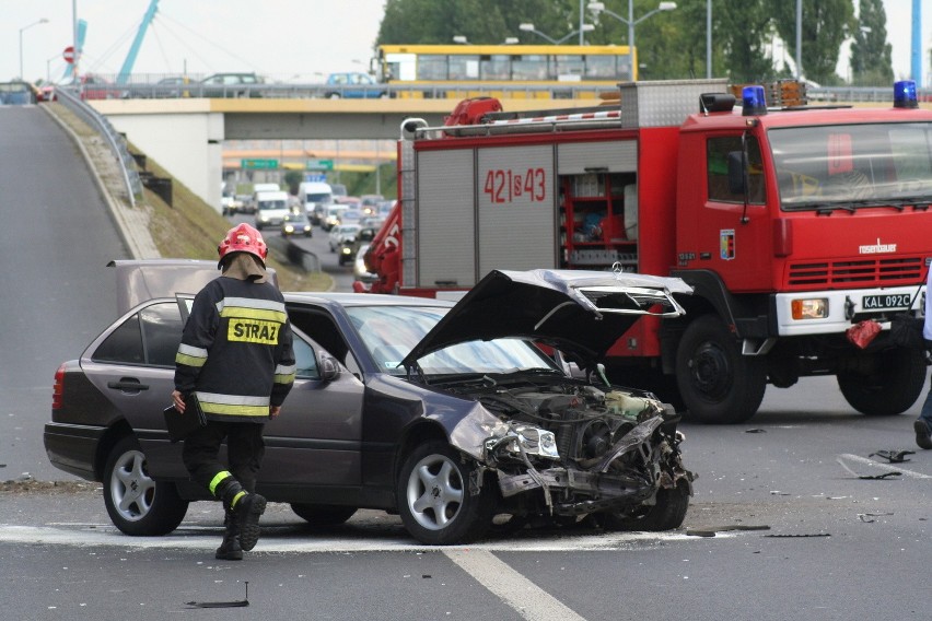 Katowice: Policjanci pokażą zdjęcia z wypadków w SCC [DRASTYCZNE ZDJĘCIA]