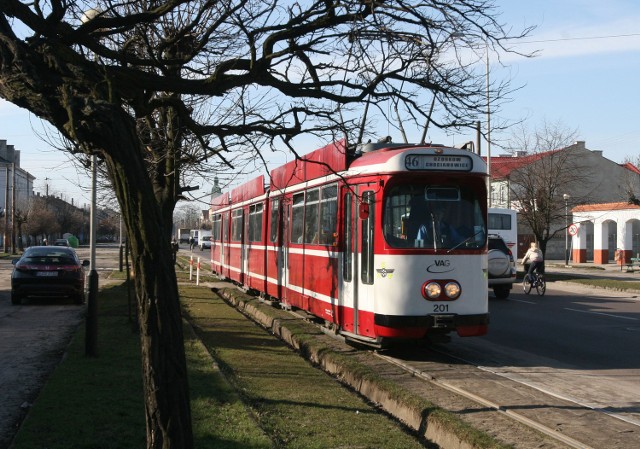 Tramwaj linii 46 kursuje pomiędzy Łodzią o Ozorkowem