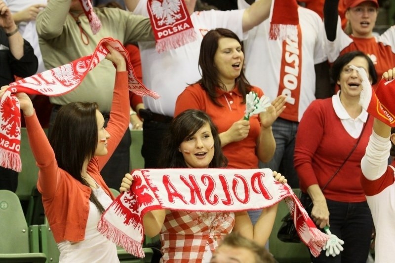 Euro 2012: Kask piwny i inne oryginalne gadżety dla kibiców   