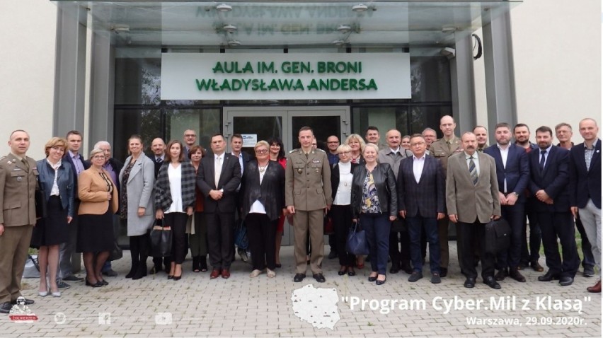 Przedstawiciele starostwa i LO I z Lęborka wzięli udział w konferencji związanej z programem "Cyber.Mil z klasą"