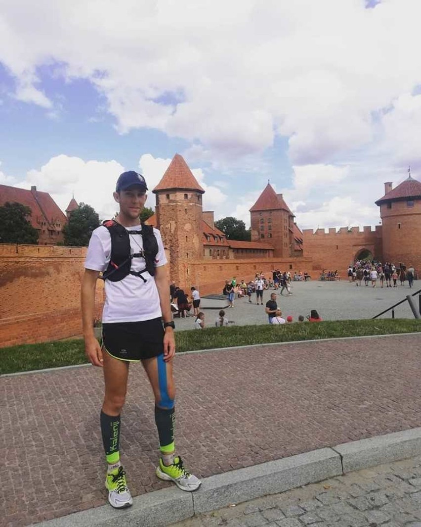 Nie do wiary! 20-letni Tomasz Sobania pokonał biegiem trasę z Zakopanego do Gdyni. Zaliczył 18 maratonów z rzędu 