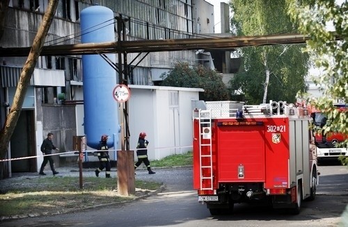 Na miejsce przyjechały 4 jednostki straży pożarnej i 3 karetki