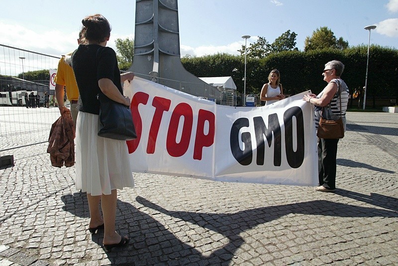 Wrocław: Pod Halą Ludową protestowano przeciwko GMO (ZDJĘCIA)
