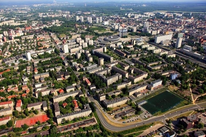 Katowice z lotu ptaka. Zobacz Nikiszowiec, Dolinę Trzech Stawów i centrum [ZDJĘCIA]