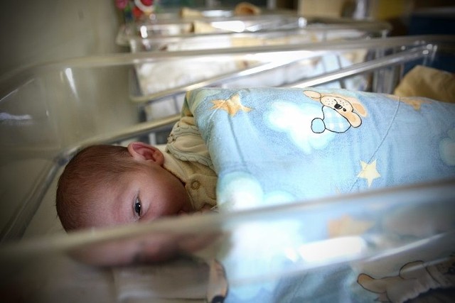 Każdego roku matki porzucają w Łodzi 70 noworodków