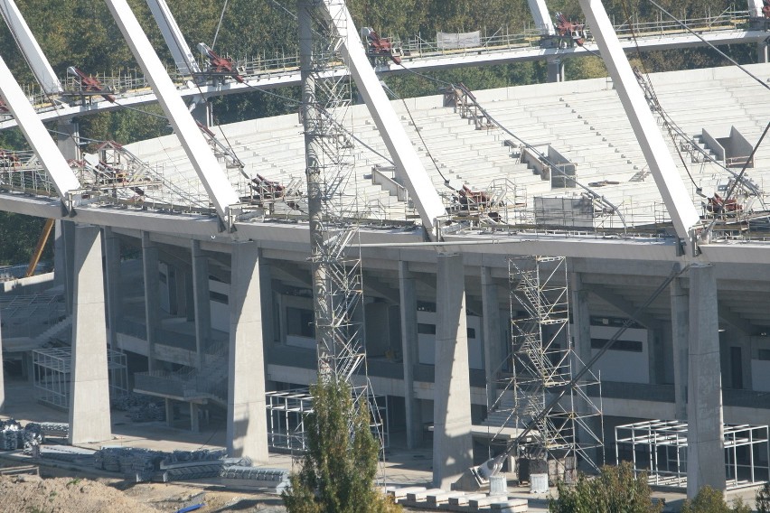 Stadion Śląski bez &quot;krokodyli&quot;. Czeka na nowy dach [ZDJĘCIA]