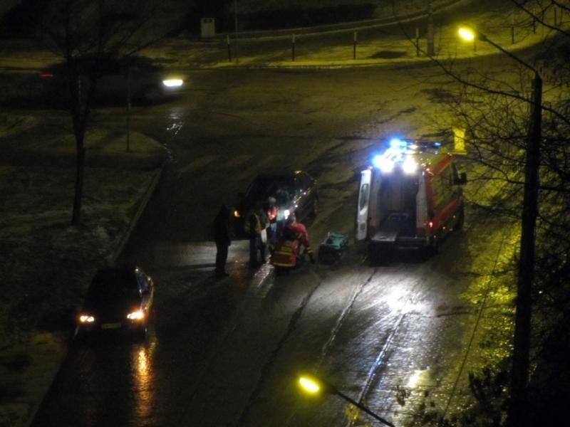Wrocław: Opel astra potrącił pieszego (ZDJĘCIA)