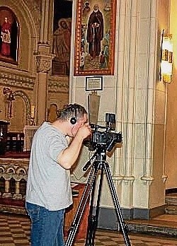 Ekipa zaczęła już filmować wnętrze kościoła