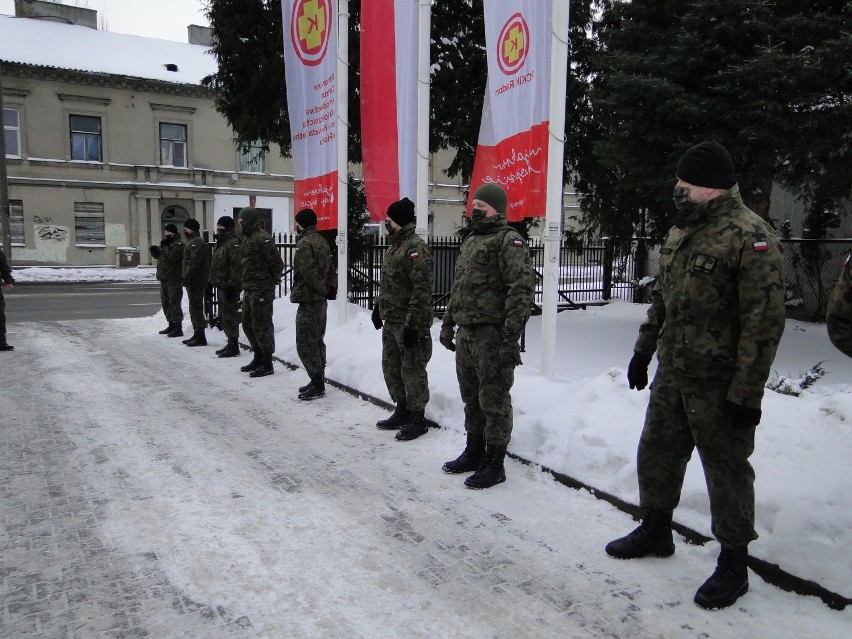 W Radomiu żołnierze Wojsk Obrony Terytorialnej oddawali krew, jest to ich kolejna akcja pomocy