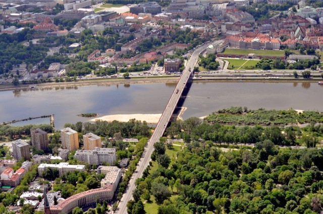 Drugim, rzadziej wybieranym mostem był wiosną i latem - Śląsko-Dąbrowski. W tym roku wiosną pokonało go 28 027 pojazdów (w zeszłym roku 26 900) a latem -  21 368 (15 032 w zeszłym roku).