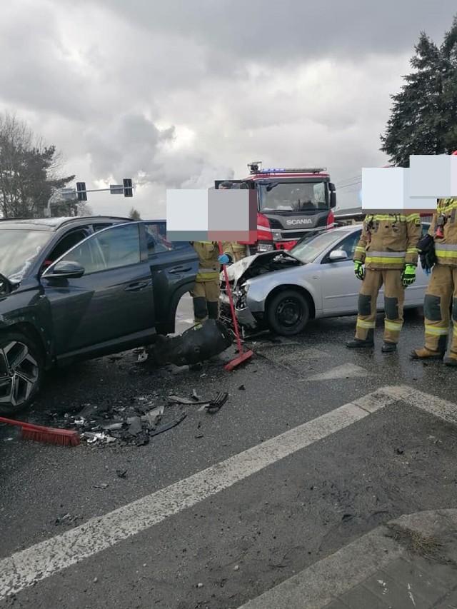 Na skrzyżowaniu ulic Rybnickiej i Wiosny Ludów zderzyły się audi z hyundaiem