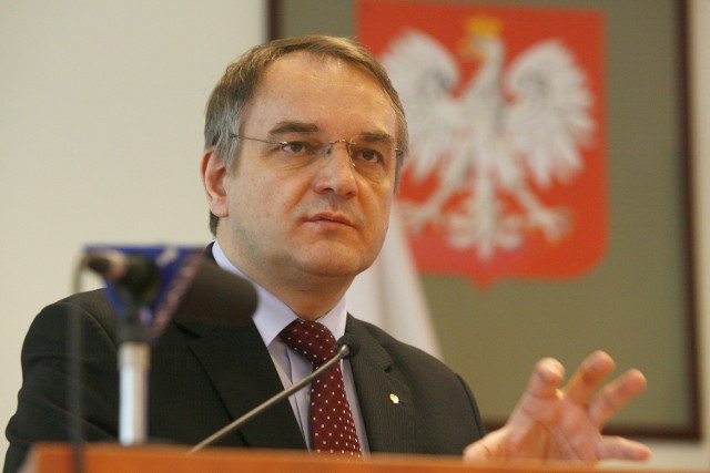 Waldemar Pawlak, minister gospodarki jest przeciwny przywracaniu poprzedniego zarządu Invest-Parku