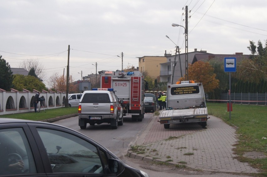Wypadek na ulicy Ciepłej w Radomsku. 3 dzieci przewiezionych do szpitala [ZDJĘCIA+FILM]